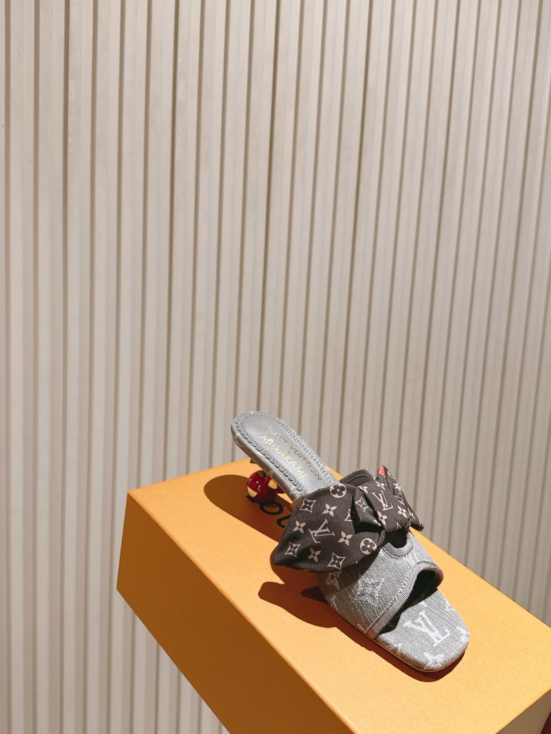 l0vis Vvtt0n slippers